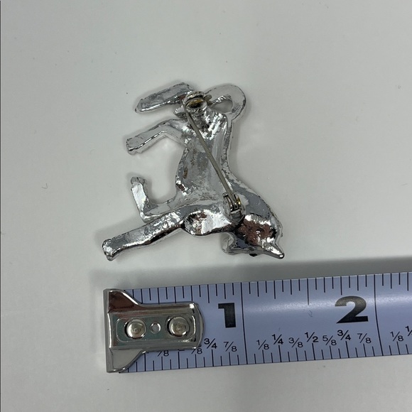 VINTAGE BROOCHES AND BOX BUNDLE OF 6 CAT HORSE AIRPLANE SANTA CROSS GOLD SILVER - Picture 3 of 16